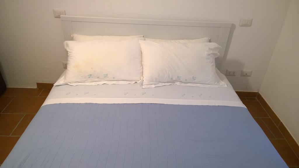 Apartamento H24 Vacanze Villanova Monteleone Habitación foto