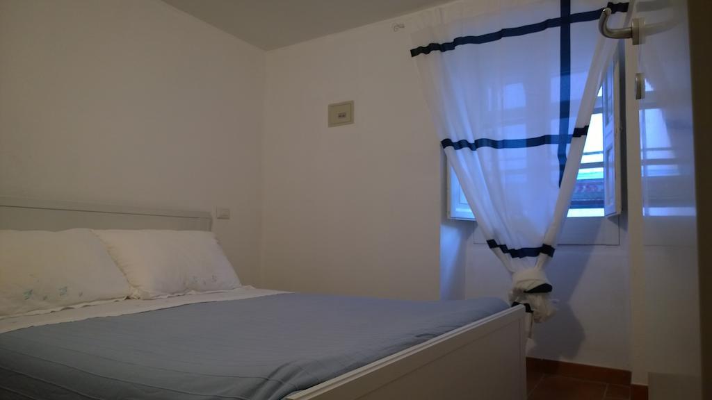Apartamento H24 Vacanze Villanova Monteleone Habitación foto